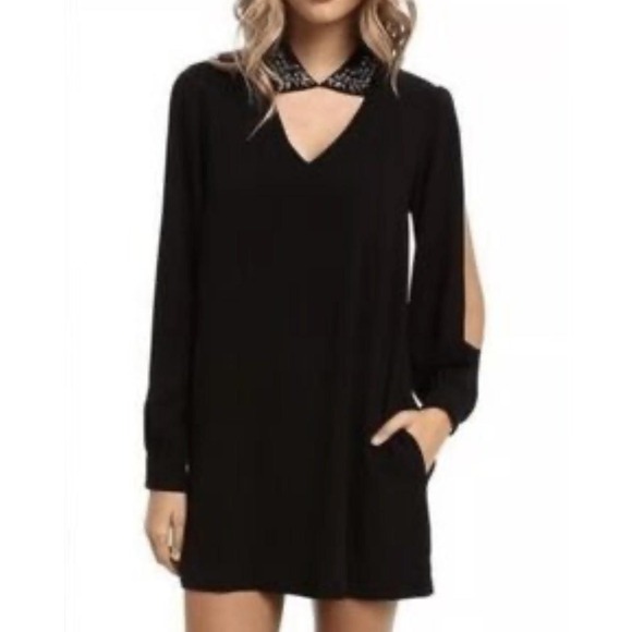 BCBGMaxAzria Dresses & Skirts - BCBGMAXAZRIA Dress Womens Medium Black Embellished V-Neck Cold Shoulder Shift